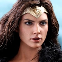 DC Comics Wonder Woman Deluxe Version Sixth Scale Figure