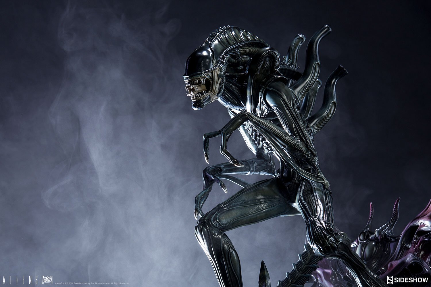 Aliens Alien Warrior Statue by Sideshow Collectibles | Sideshow Collectibles