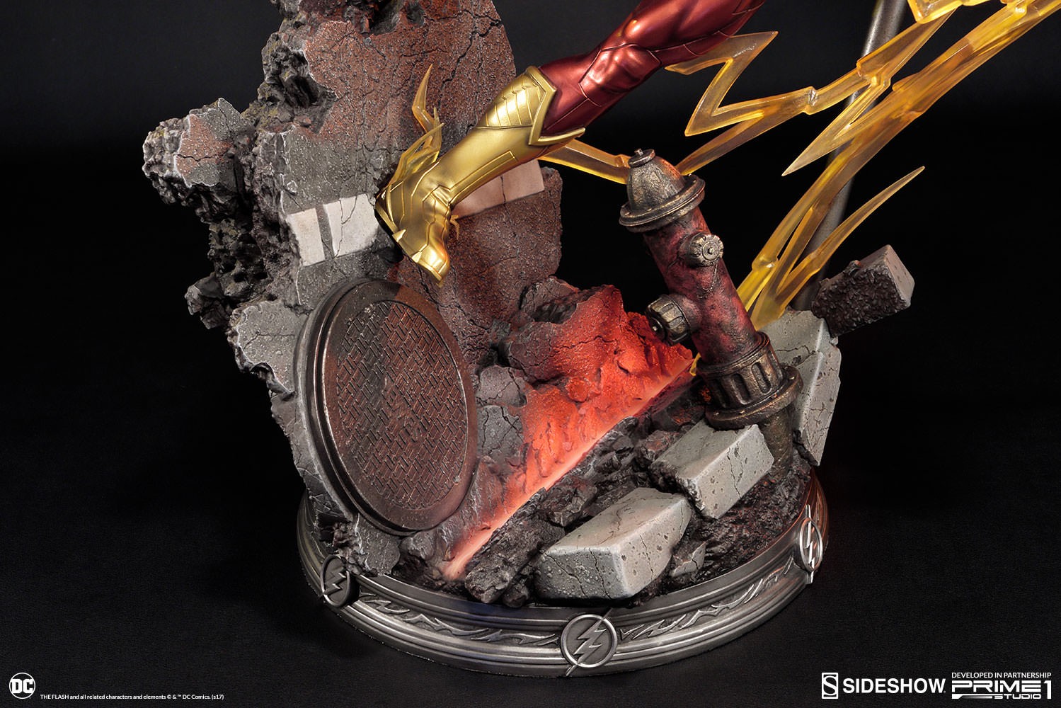 DC Comics The Flash Statue by Sideshow Collectibles | Sideshow