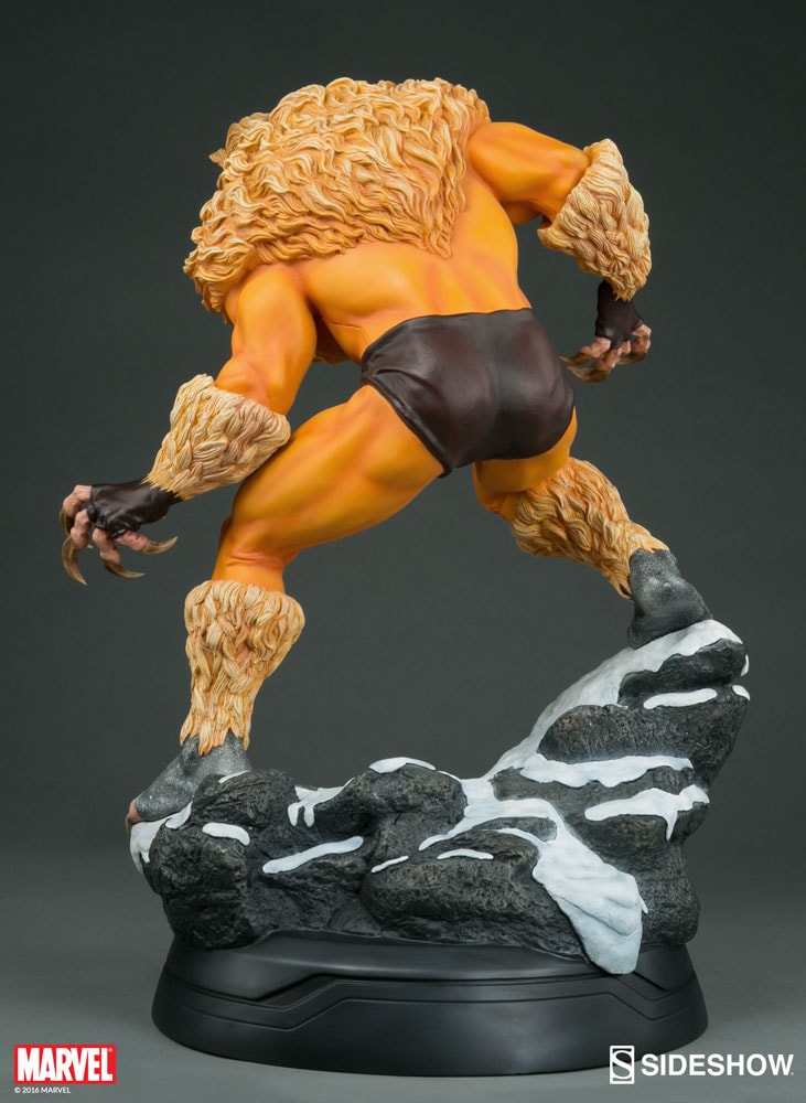 Marvel Sabretooth Classic Premium Format(TM) Figure by Sides