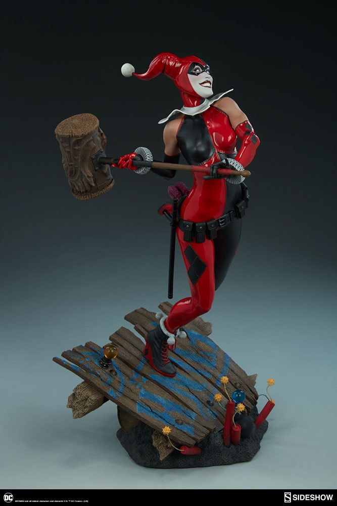 Harley Quinn Premium Format Figure by Sideshow