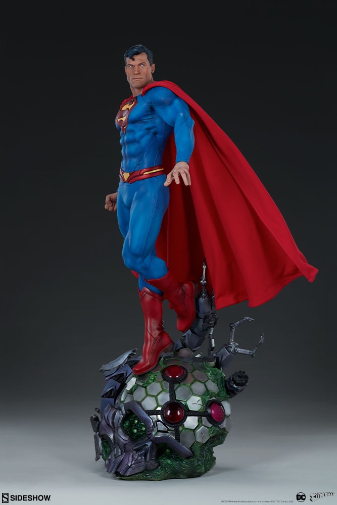 DC Comics Superman Premium Figure