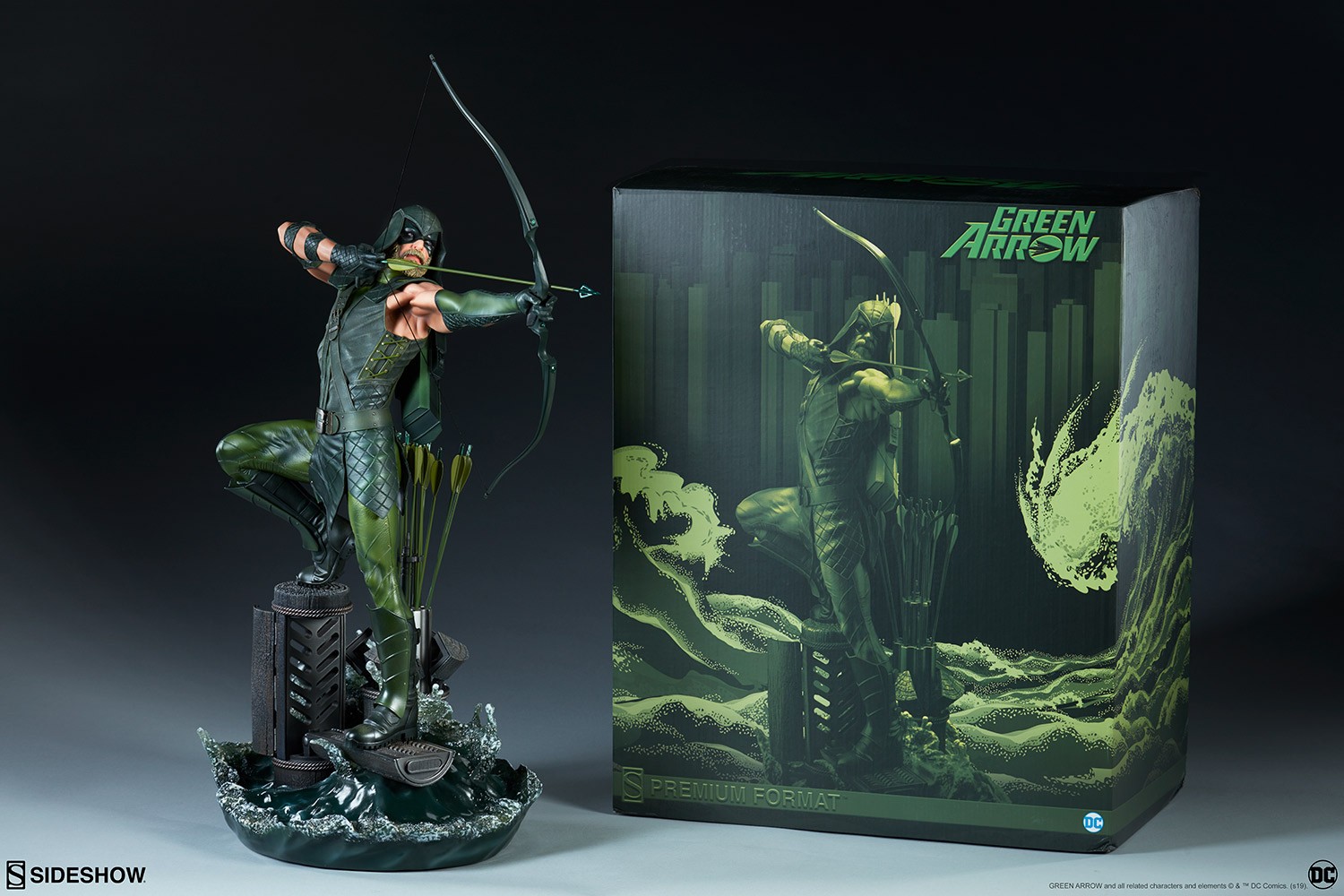DC Comics Green Arrow Premium Format(TM) Figure by Sideshow 