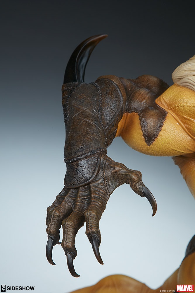 Marvel Sabretooth Premium Format Figure by Sideshow | Sideshow