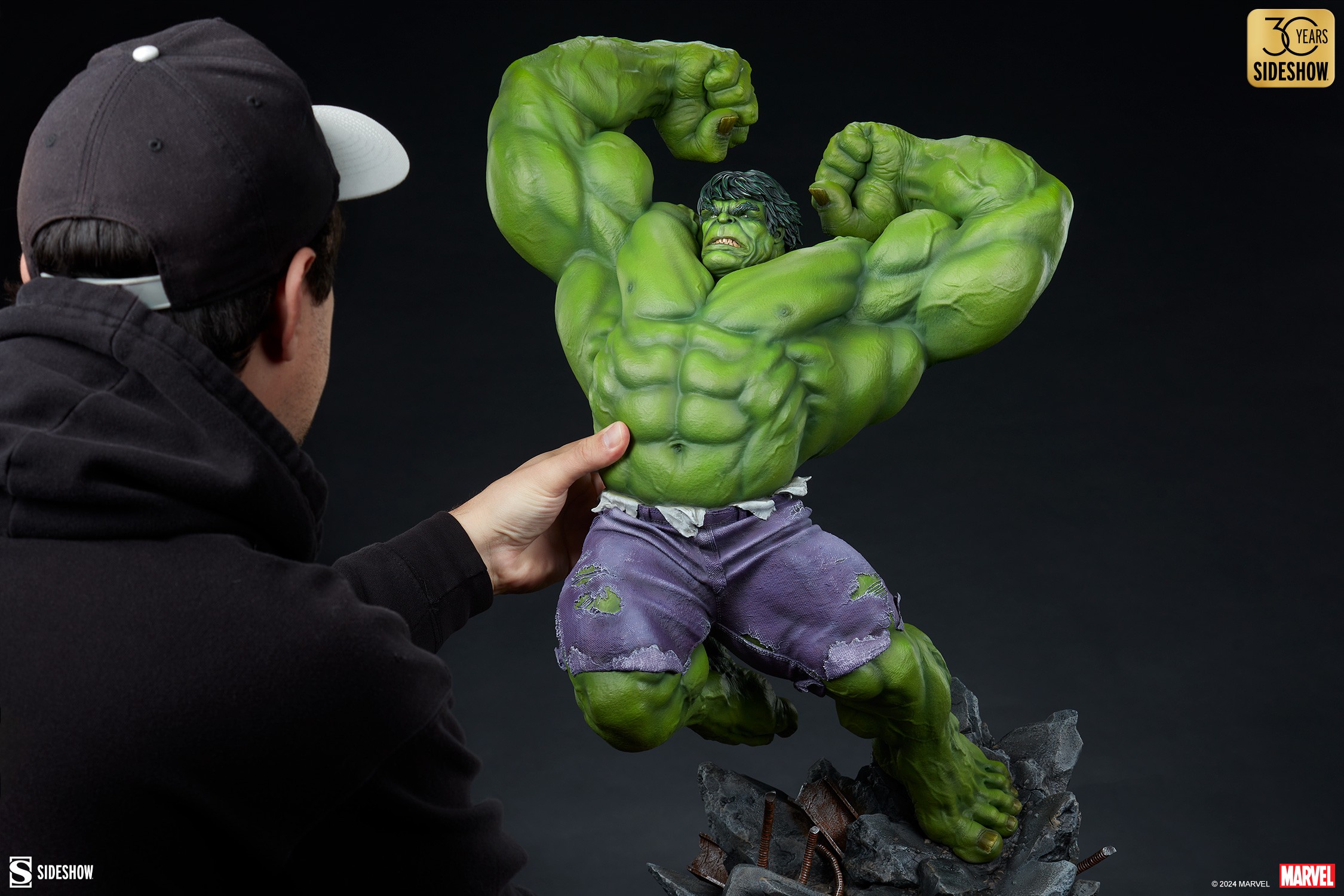 Hulk: Classic Premium Format™ Figure by Sideshow Collectibles 