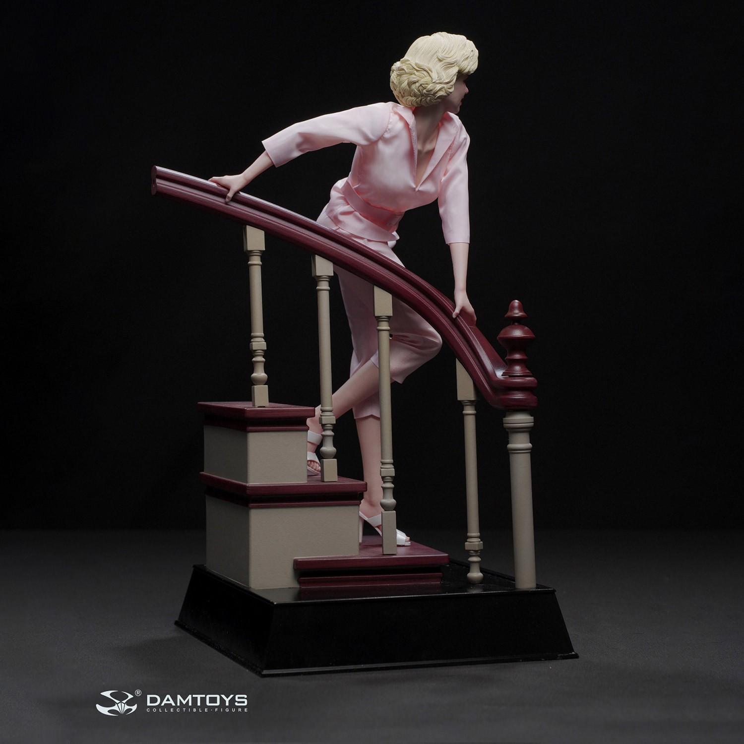 Marilyn Monroe hotsell figurines