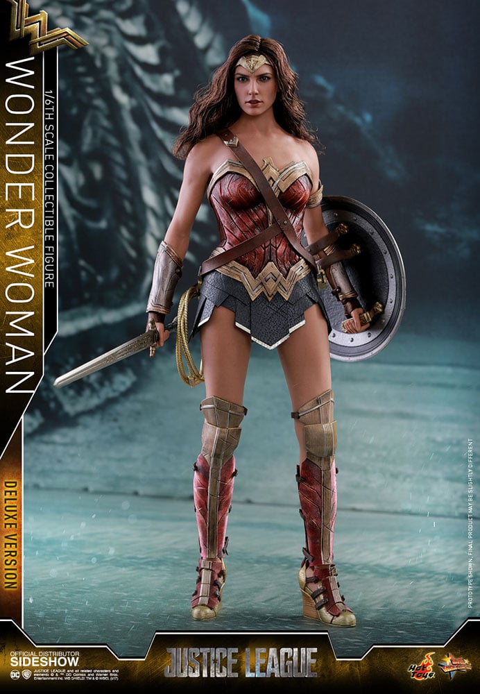 Wonder Woman Deluxe Version by Hot Toys | Sideshow Collectibles