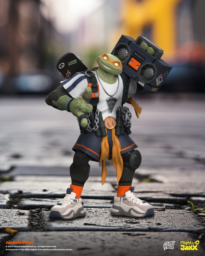 Urban Combat Michelangelo Statue by Mighty Jaxx | Sideshow 