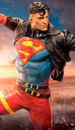 SUPERBOY 1:10 Scale Statue by Iron Studios