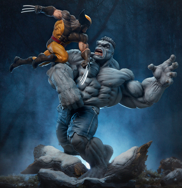 Grey Hulk vs Wolverine Maquette