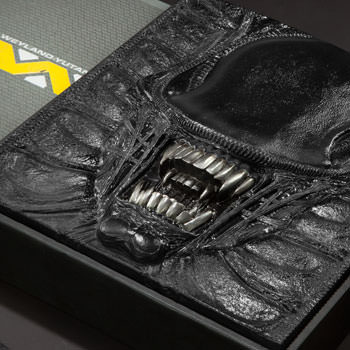 Alien Alien The Weyland-Yutani Report Collectors Edition Boo