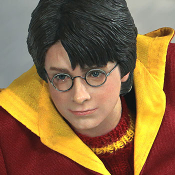 Harry Potter Harry Potter Quidditch Version Sixth Scale Figu