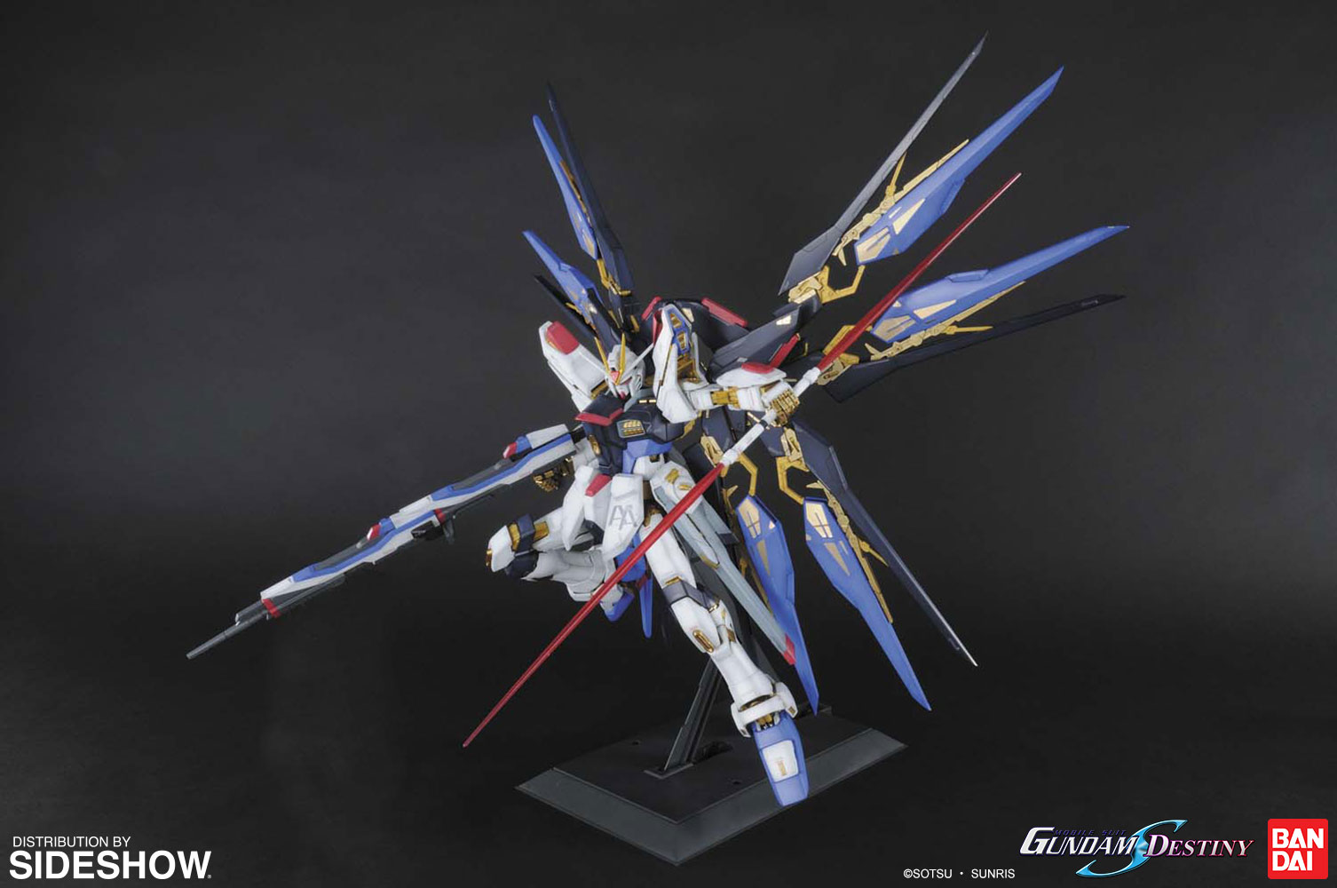 strike freedom gundam statue