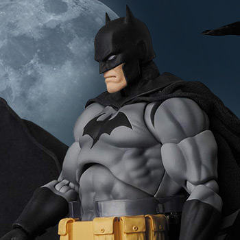 Batman (Hush Black Version) MAFEX Collectible Figure by Medicom